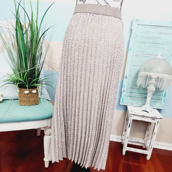 NWT Vince Camuto Pleated Midi Skirt - Picture 5 of 11